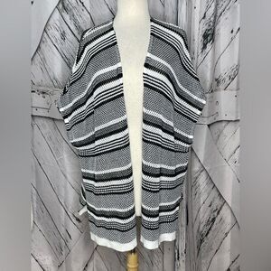 Eight Eight Eight Black & White Open Tunic Sweater M